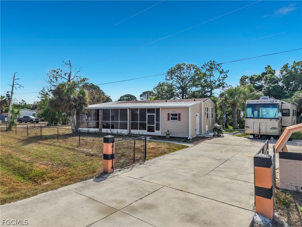 2425 Case Lane North Fort Myers FL 33917 2026009501 image3