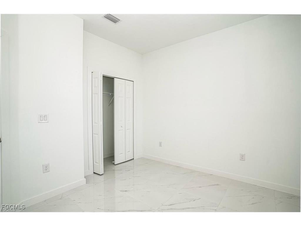 2425 Mansfield Avenue S Lehigh Acres FL 33973 2025022407 image8