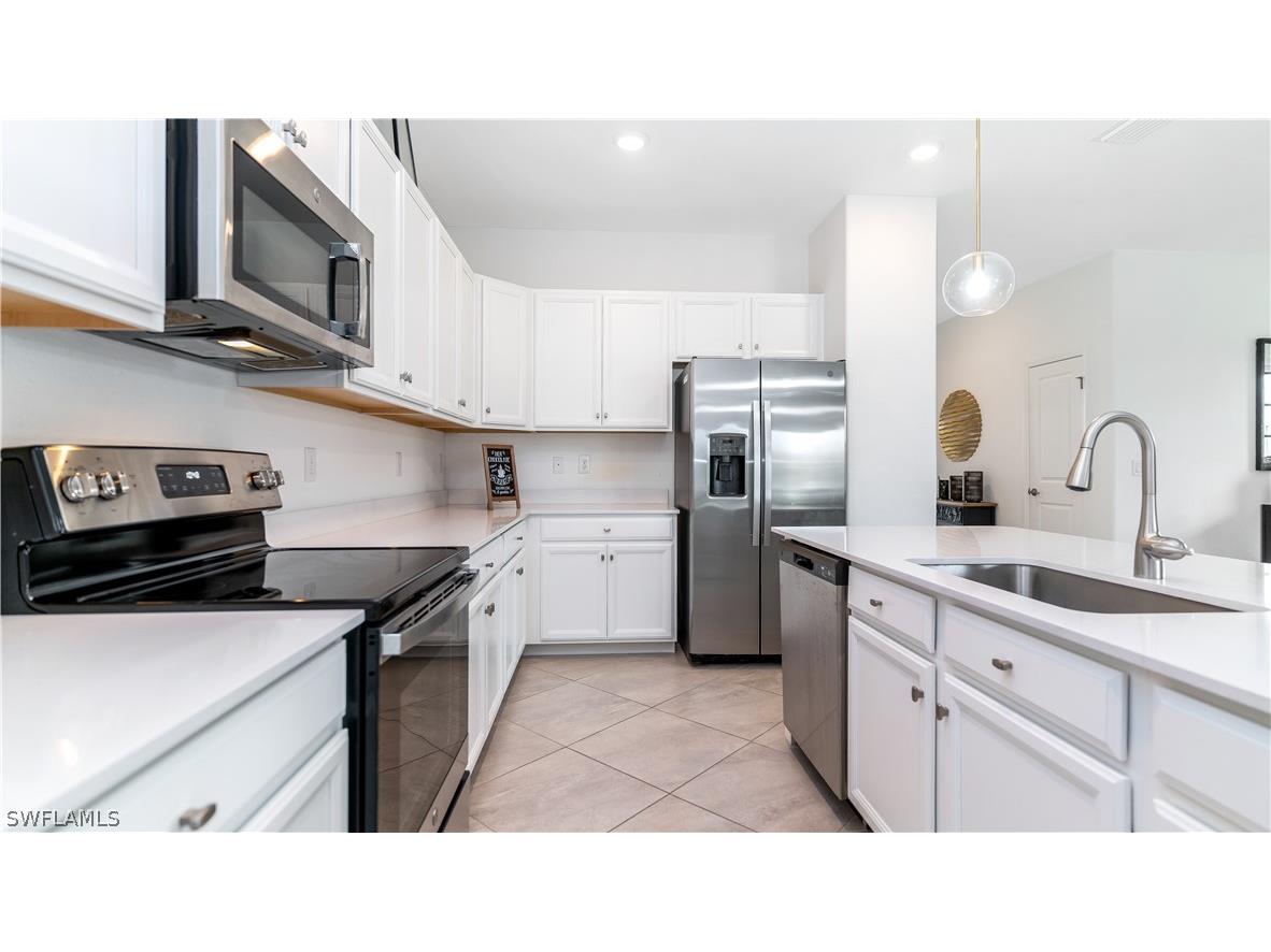 2425 Orchard Street Naples FL 34120 226008466 image4