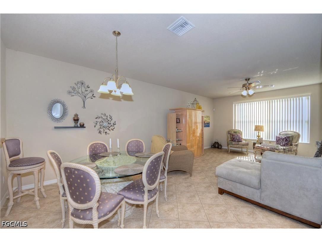 2426 Laurentina Lane Cape Coral FL 33909 2026014259 image6