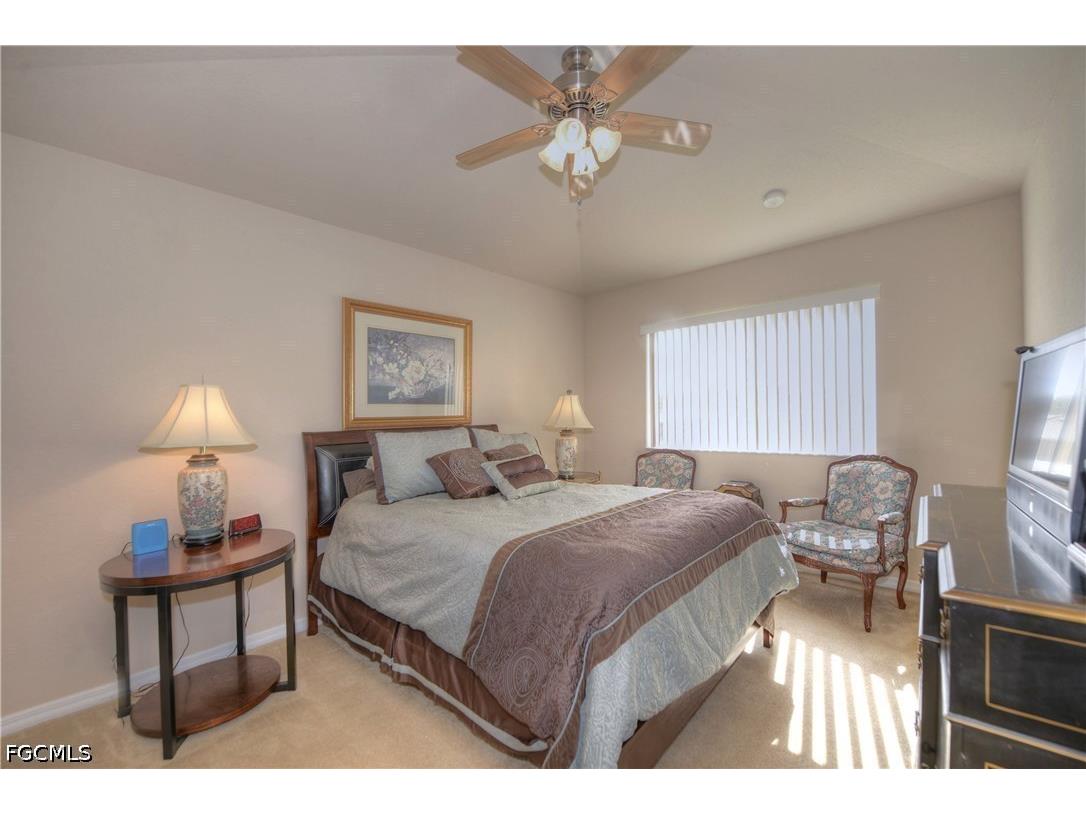 2426 Laurentina Lane Cape Coral FL 33909 2026014259 image9