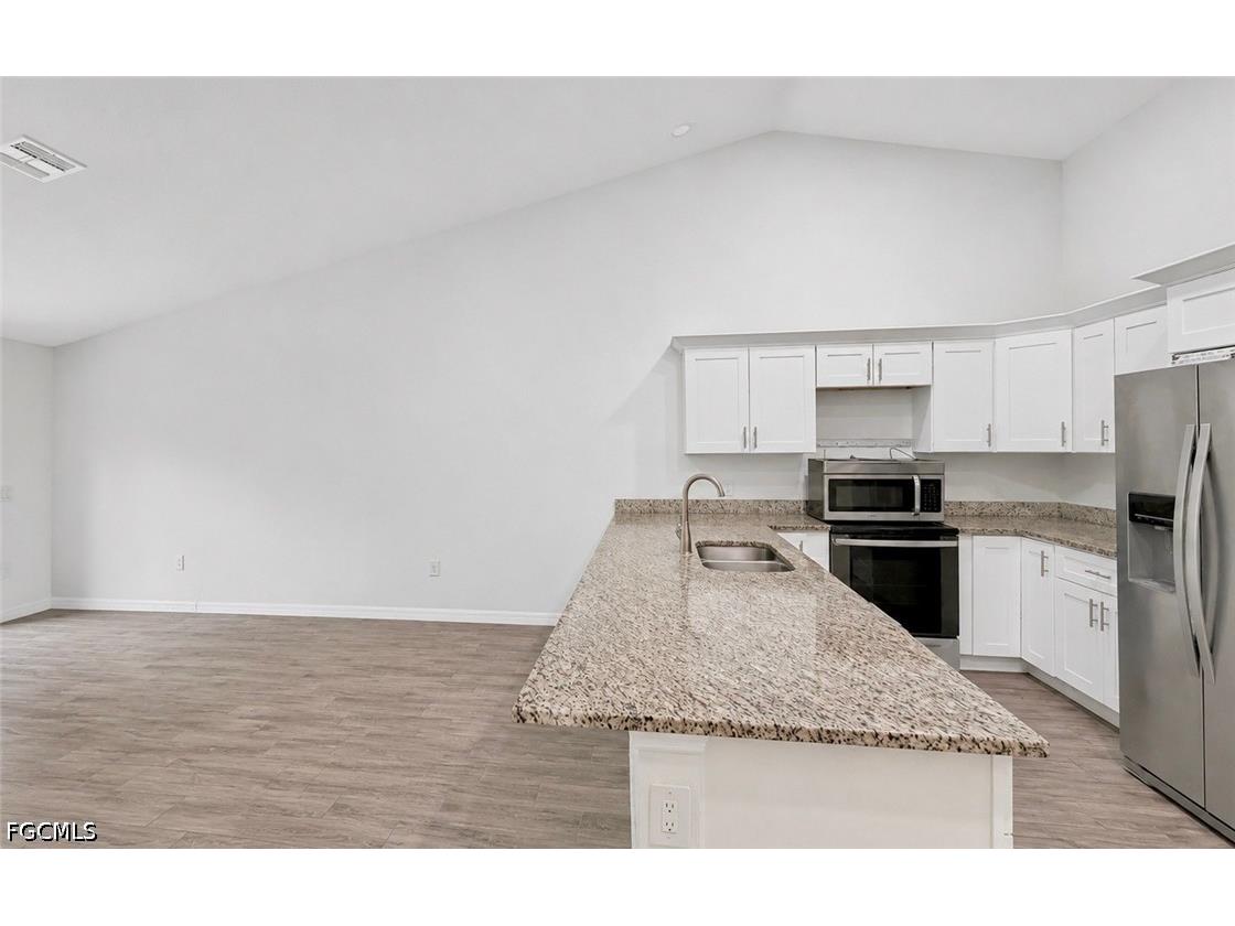 2426 Millie Avenue S Lehigh Acres FL 33973 2026027585 image6