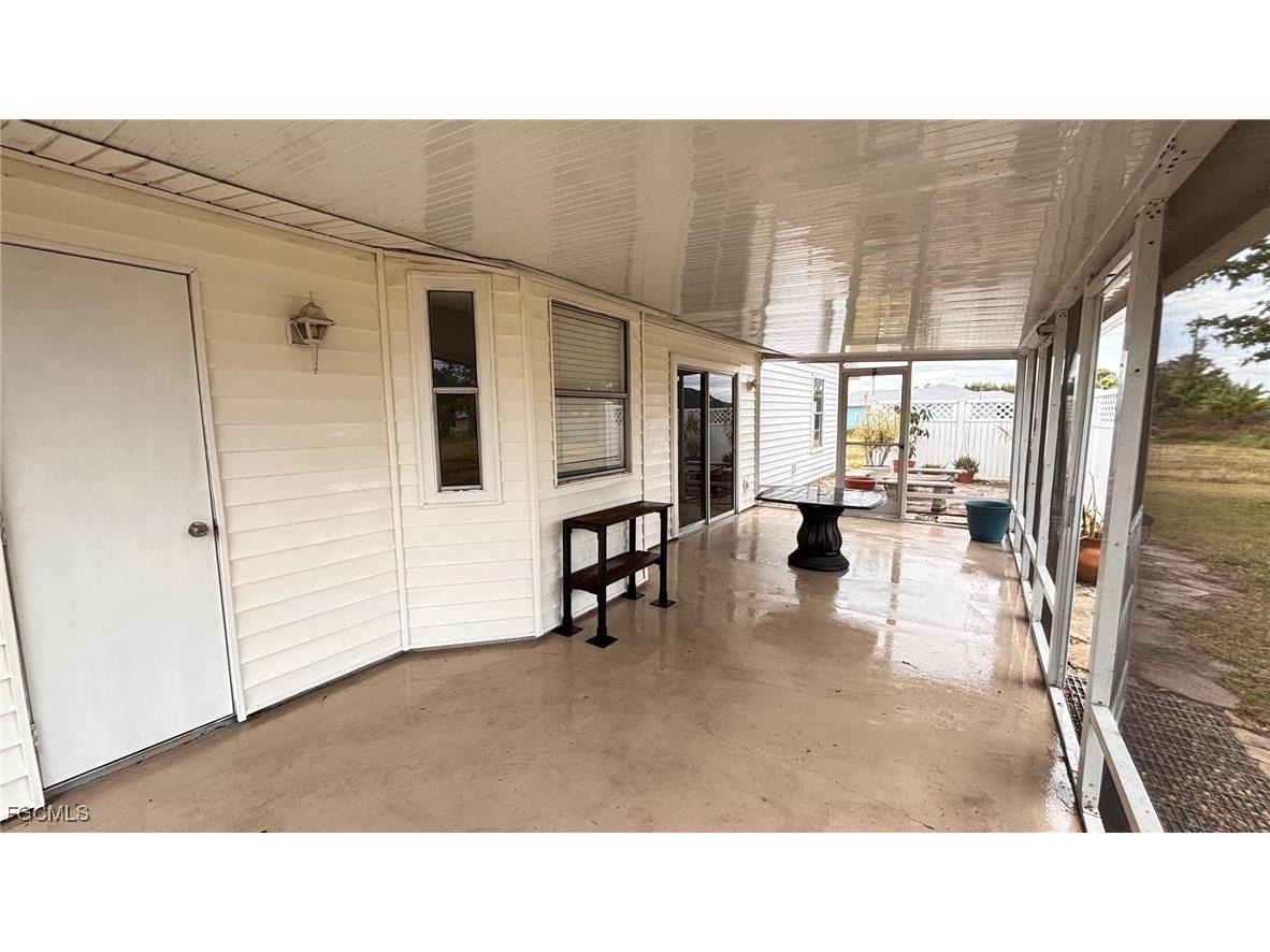 2426 NE 23rd Avenue Cape Coral FL 33909 2025012305 image25