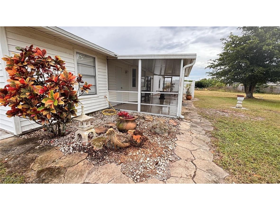 2426 NE 23rd Avenue Cape Coral FL 33909 2025012305 image26