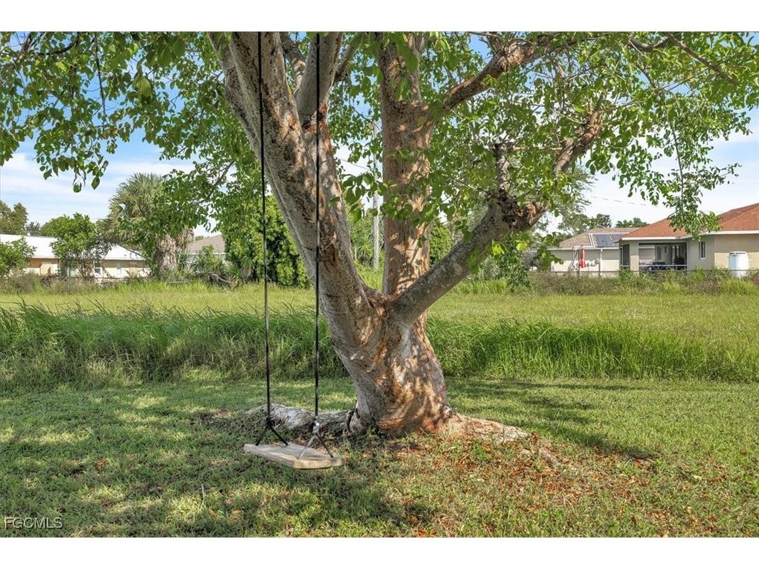 2426 NE 23rd Avenue Cape Coral FL 33909 2025012305 image4
