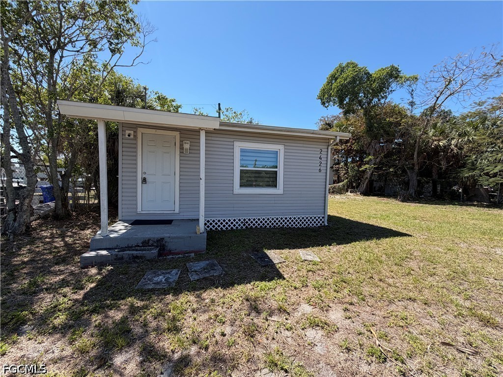 2426 Stella Street Fort Myers FL 33901 2026013993 image1
