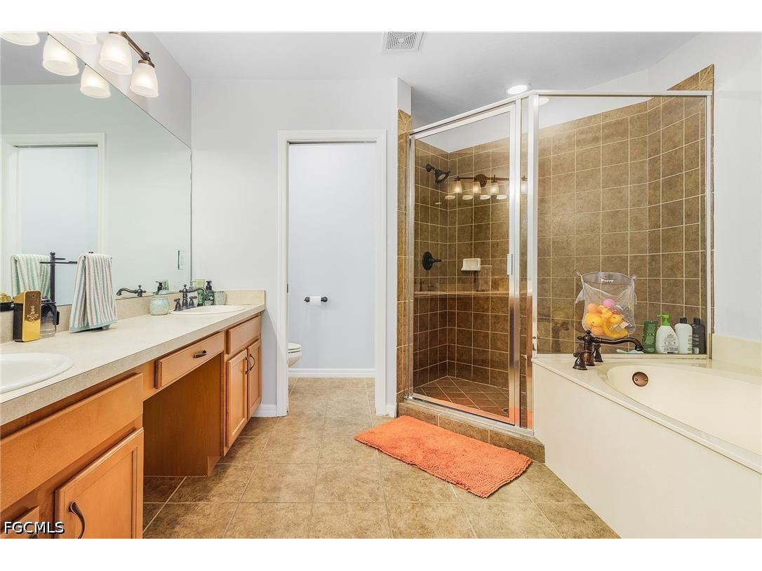 2427 Laurentina Lane Cape Coral FL 33909 2026018866 image14