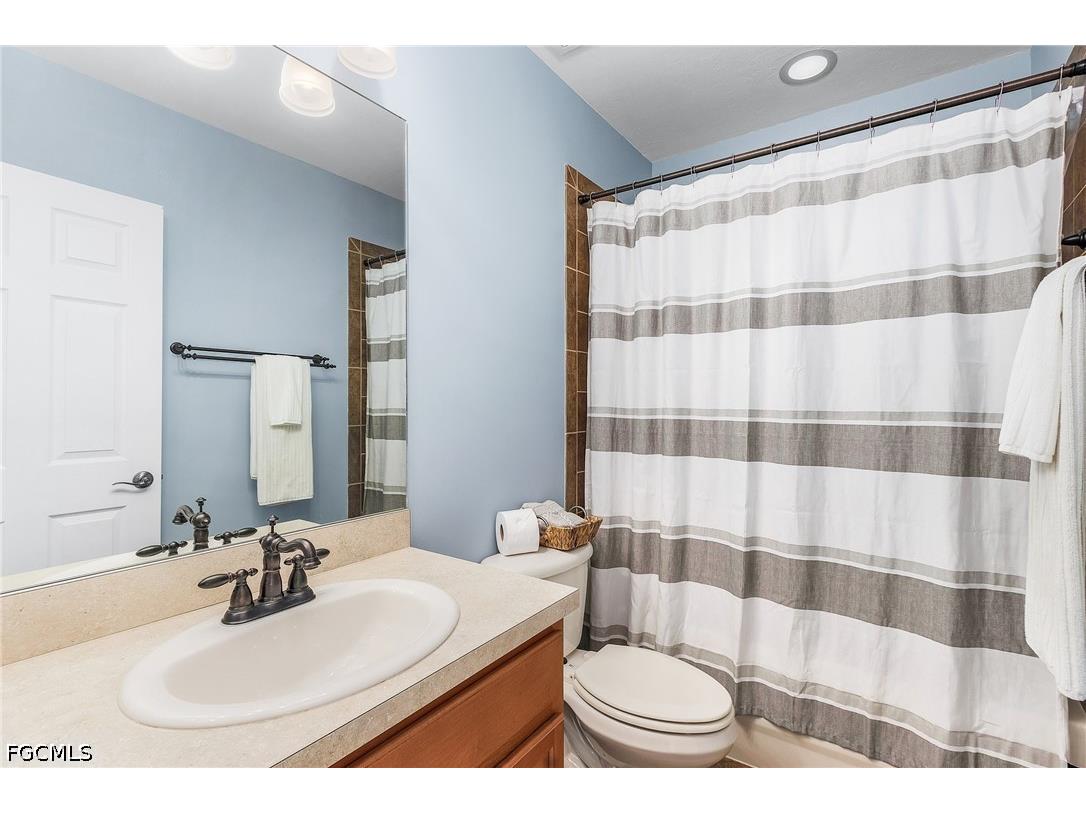 2427 Laurentina Lane Cape Coral FL 33909 2026018866 image17