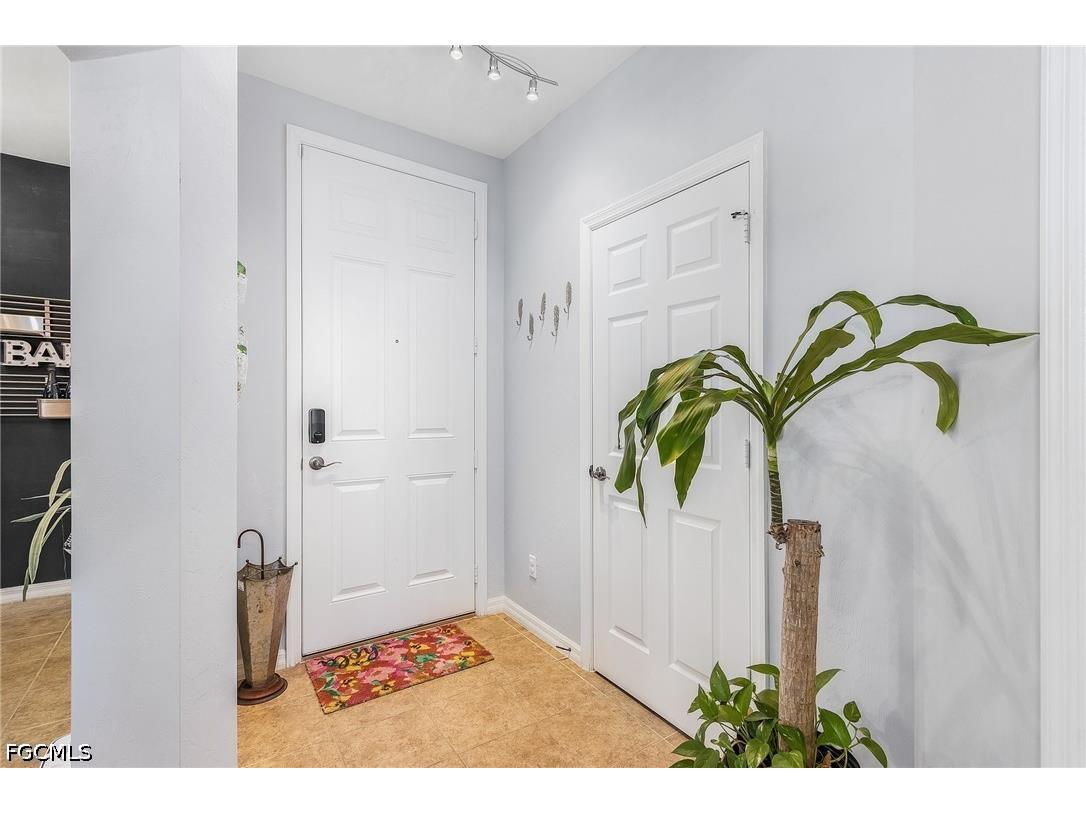 2427 Laurentina Lane Cape Coral FL 33909 2026018866 image4