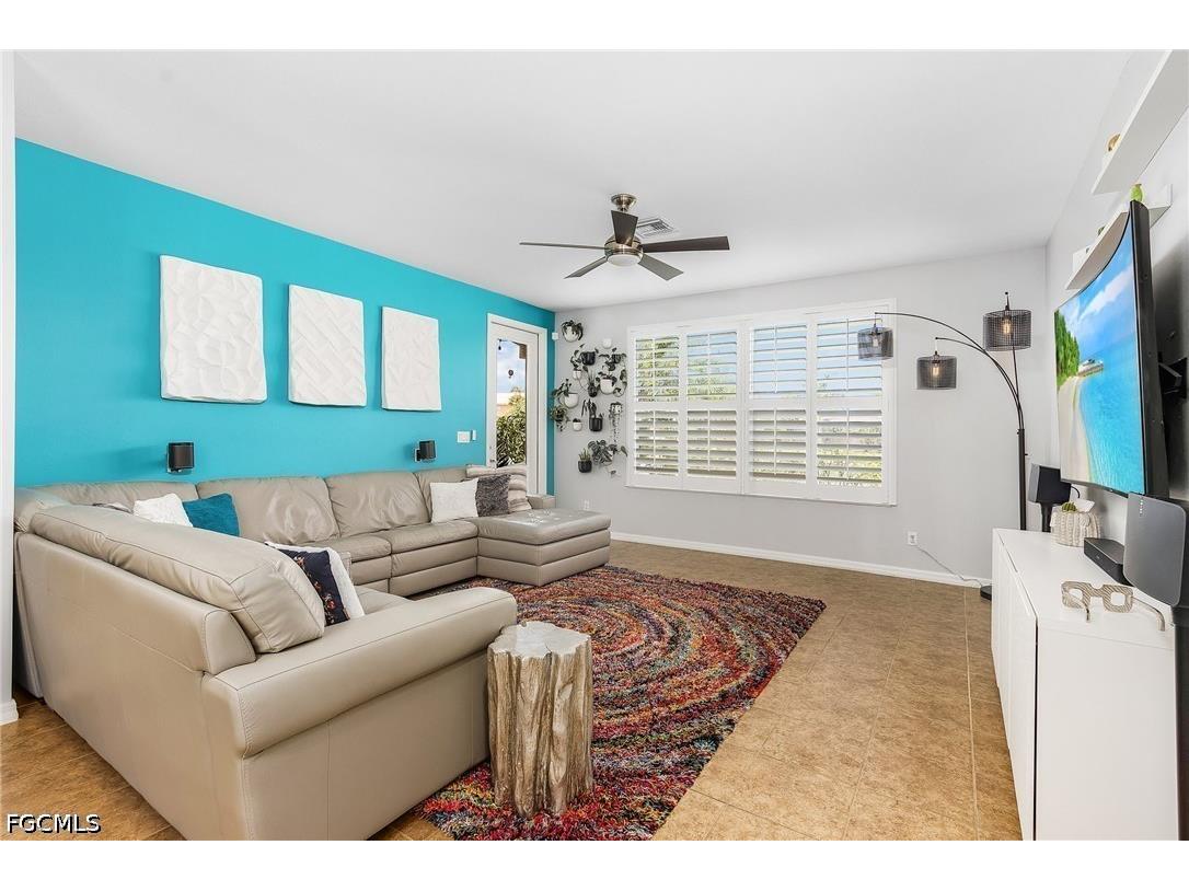 2427 Laurentina Lane Cape Coral FL 33909 2026018866 image9