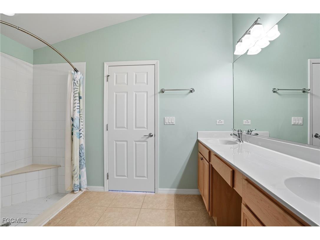 2427 Woodbourne Place Cape Coral FL 33991 2025012674 image20