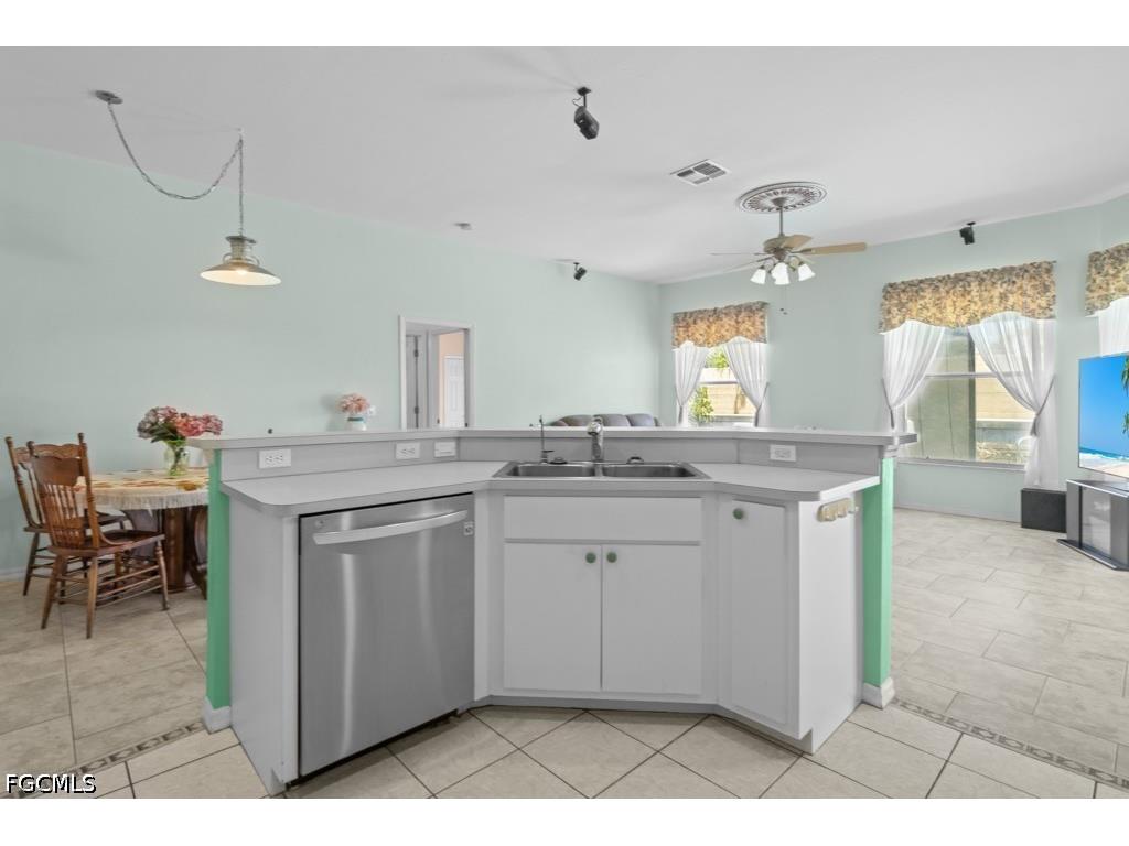 2429 Everest Parkway Cape Coral FL 33904 2026019312 image12