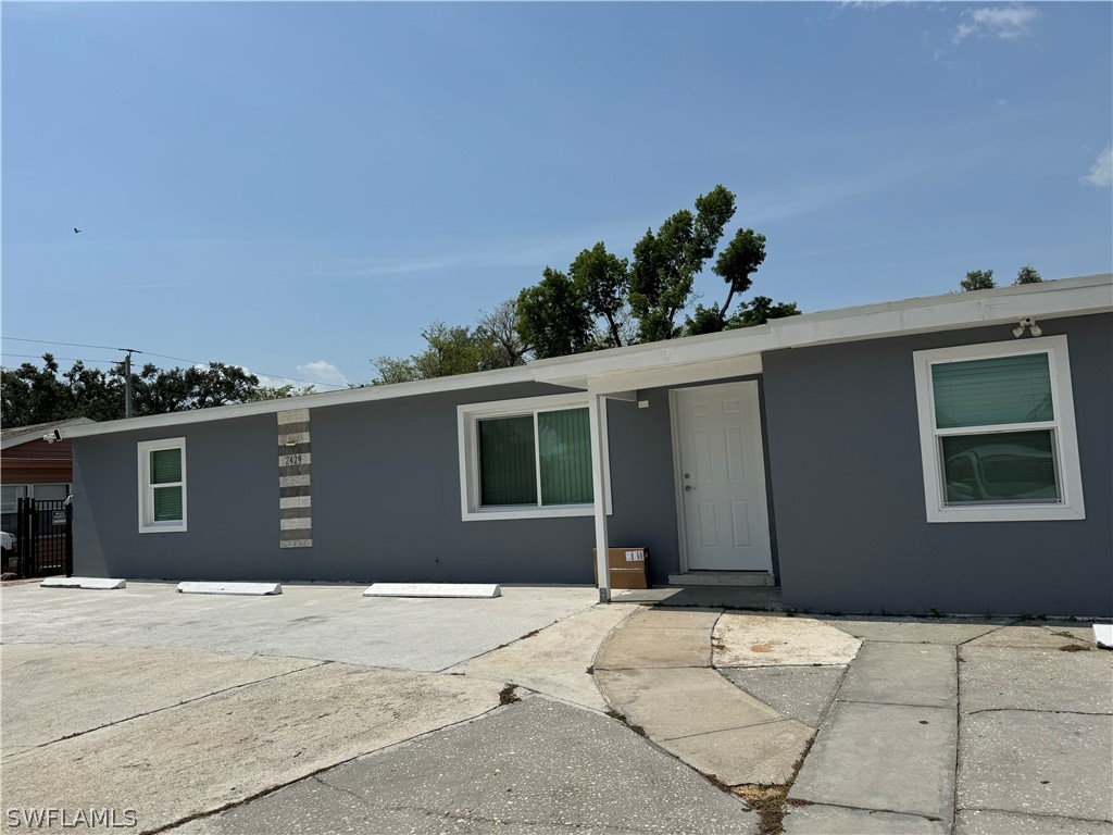 2429 South Street Fort Myers FL 33901 224043838 image1