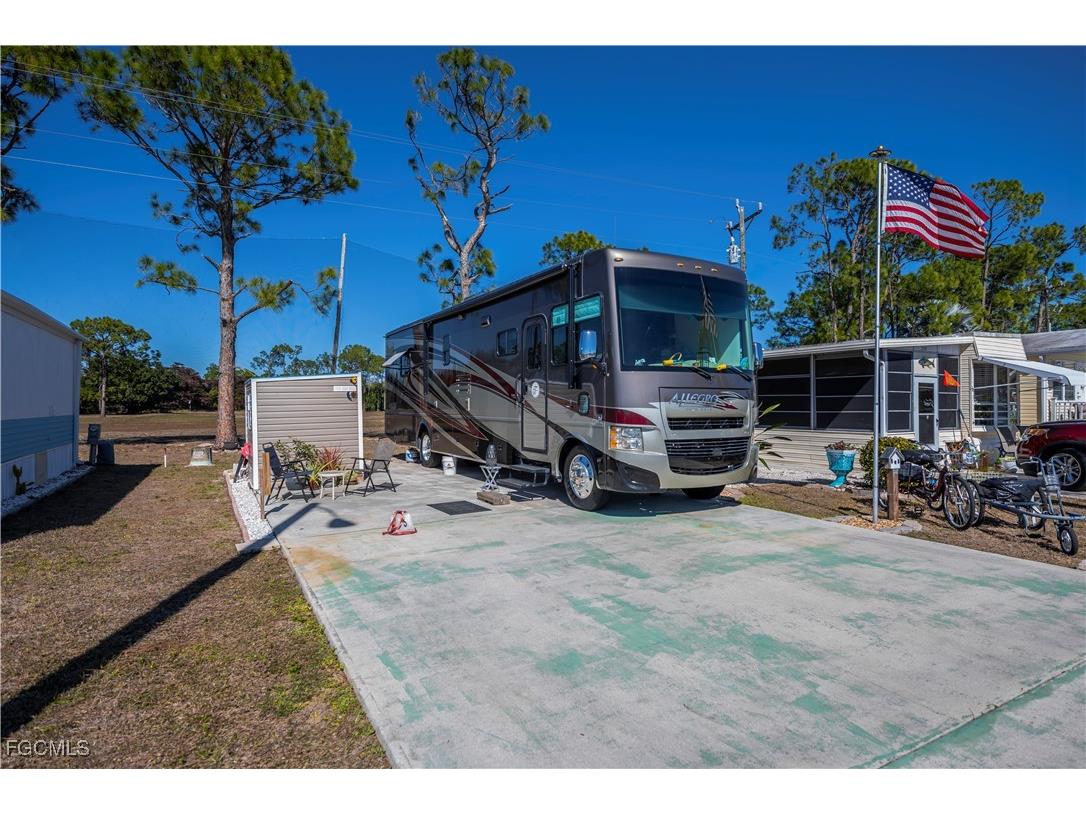 243 Caravan Circle North Fort Myers FL 33903 2026005368 image1