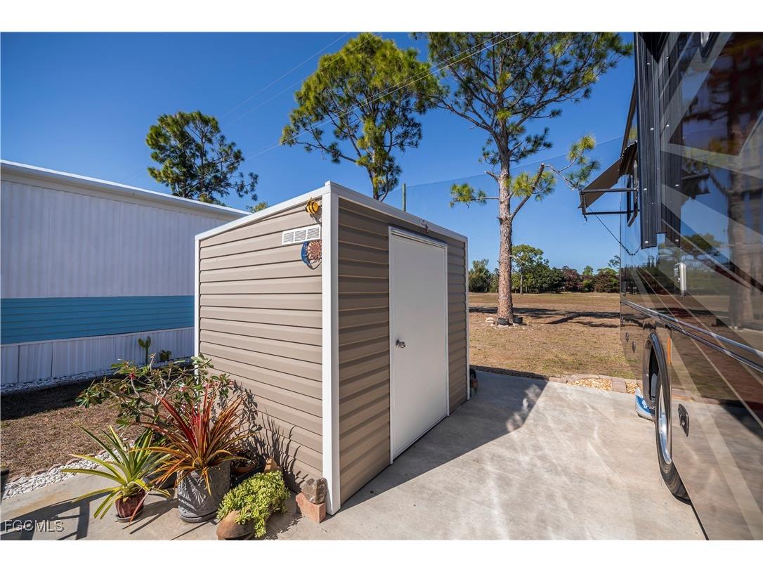 243 Caravan Circle North Fort Myers FL 33903 2026005368 image13