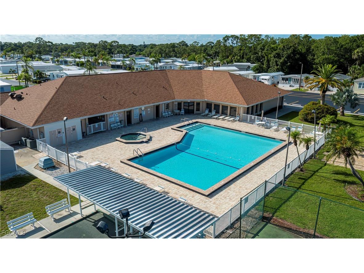 243 Caravan Circle North Fort Myers FL 33903 2026005368 image18