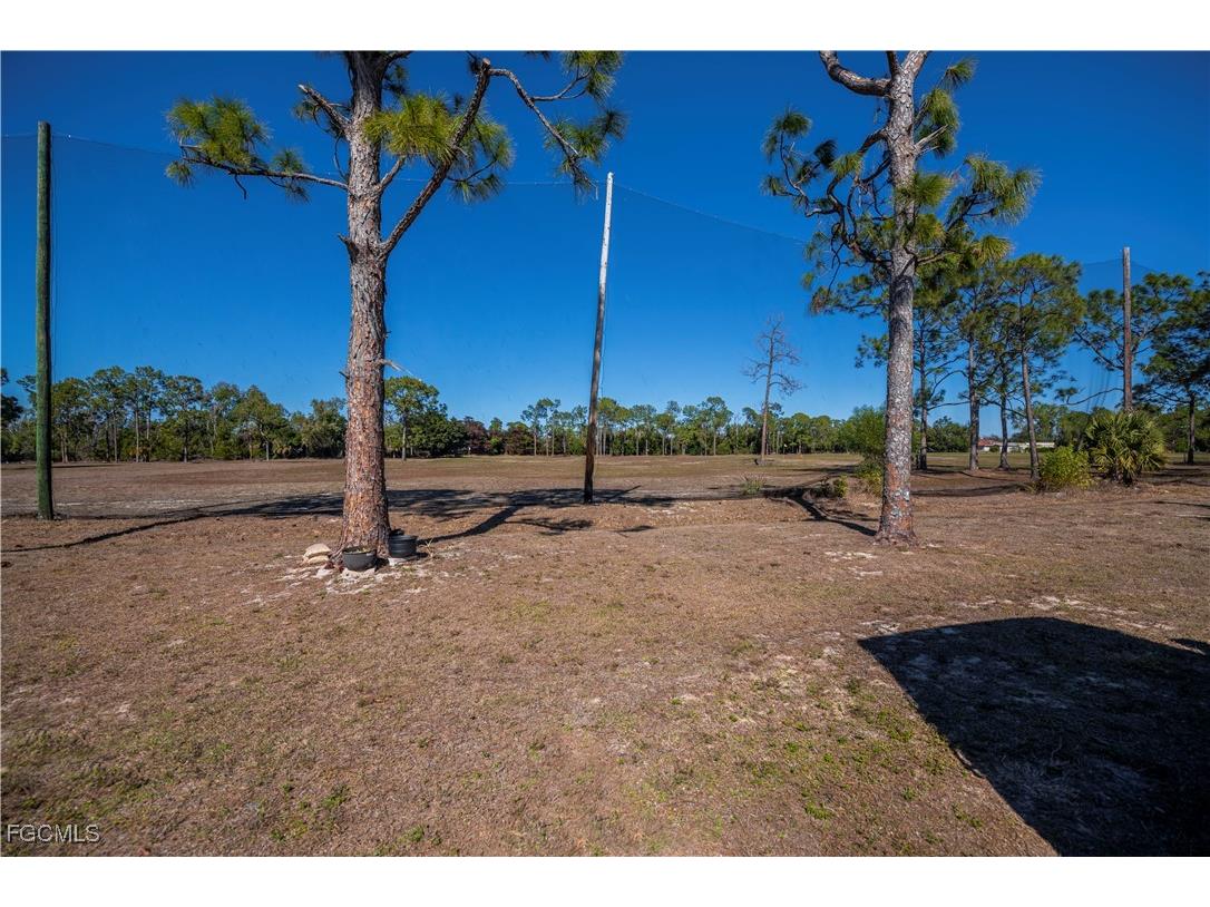 243 Caravan Circle North Fort Myers FL 33903 2026005368 image9