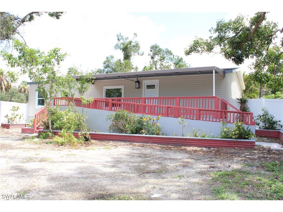 243 Clark Street North Fort Myers FL 33903 223043139 image1