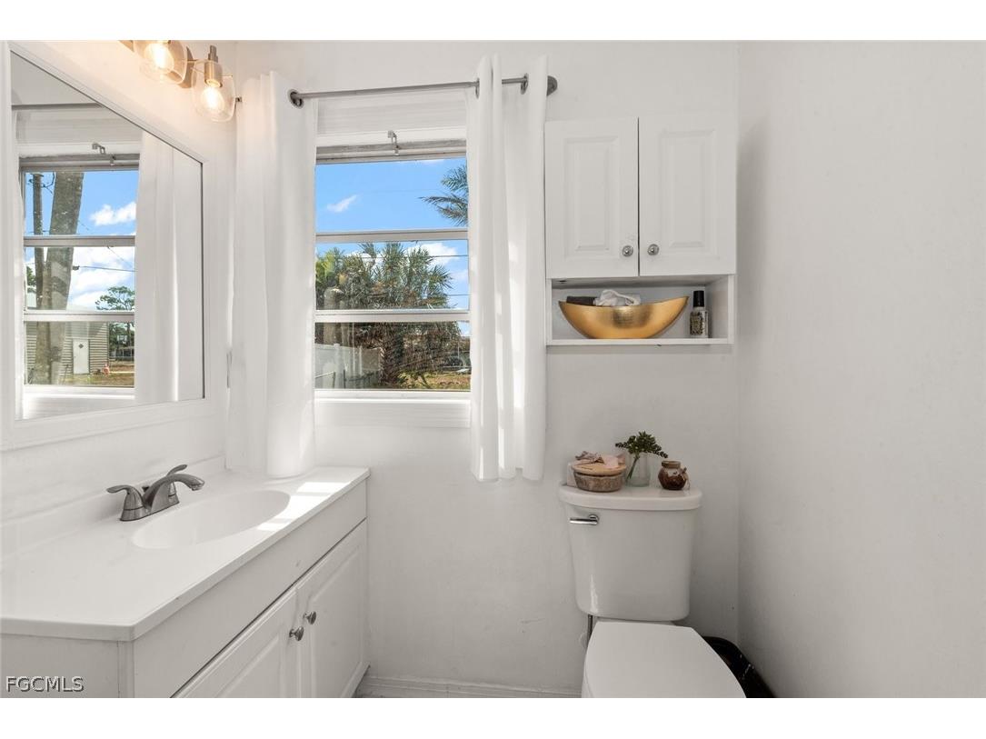 243 Lakeview Drive North Fort Myers FL 33917 2026009353 image13