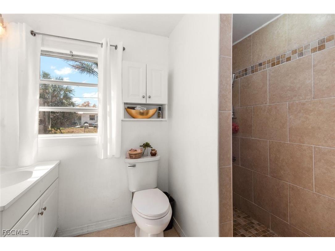 243 Lakeview Drive North Fort Myers FL 33917 2026009353 image15