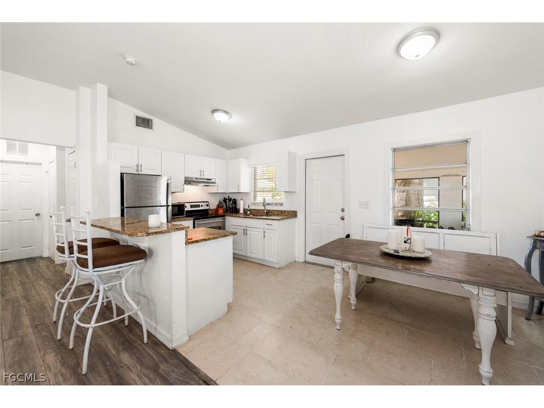 243 Lakeview Drive North Fort Myers FL 33917 2026009353 image2