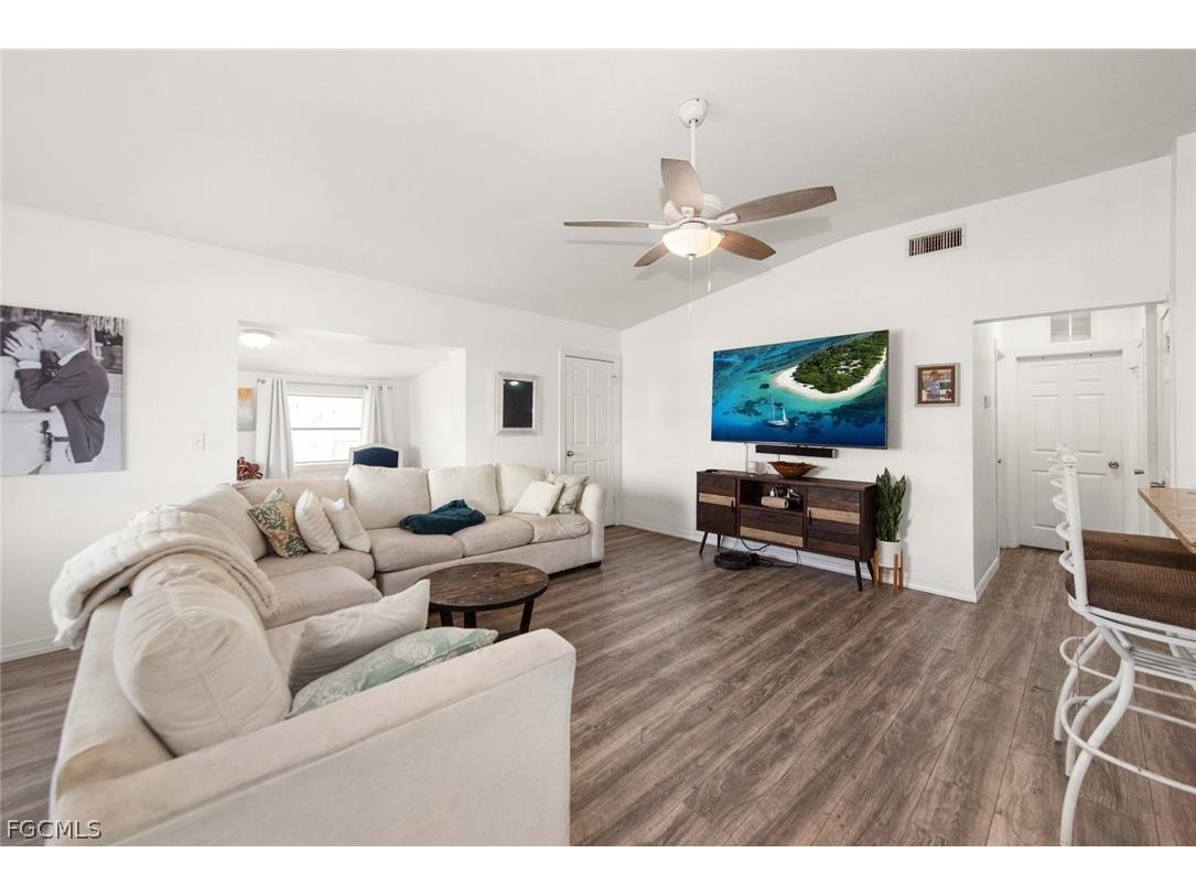 243 Lakeview Drive North Fort Myers FL 33917 2026009353 image5