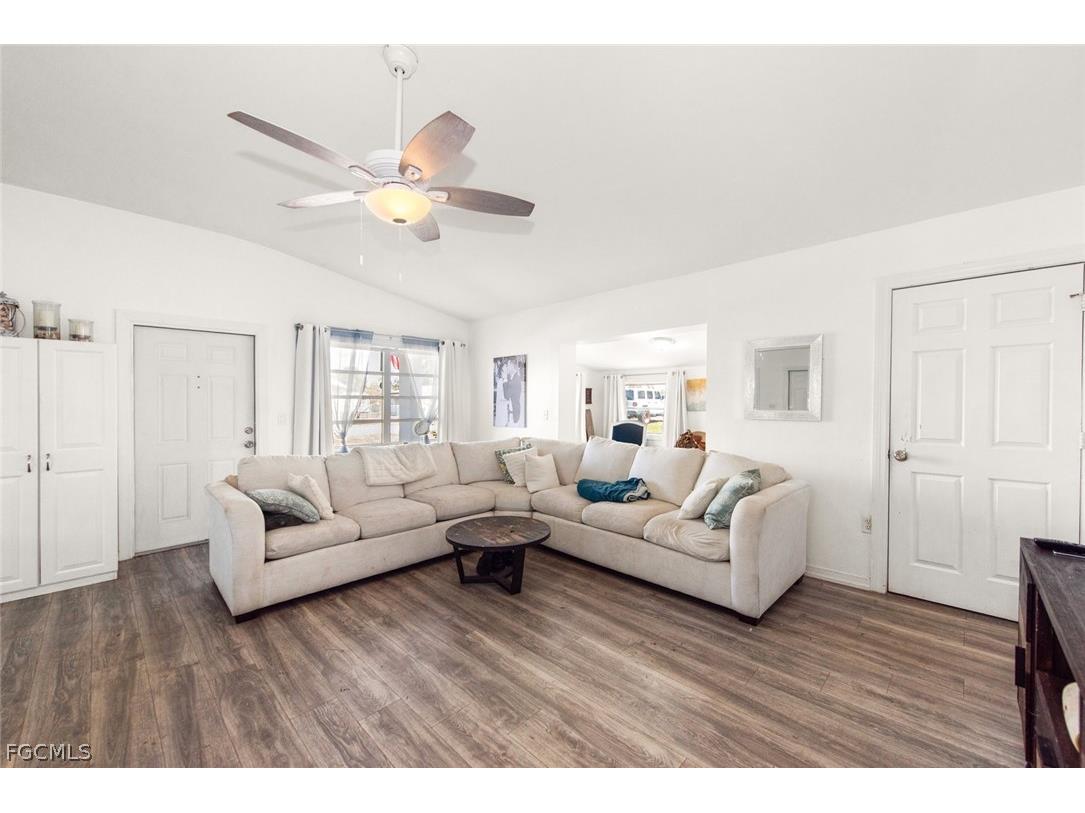 243 Lakeview Drive North Fort Myers FL 33917 2026009353 image8