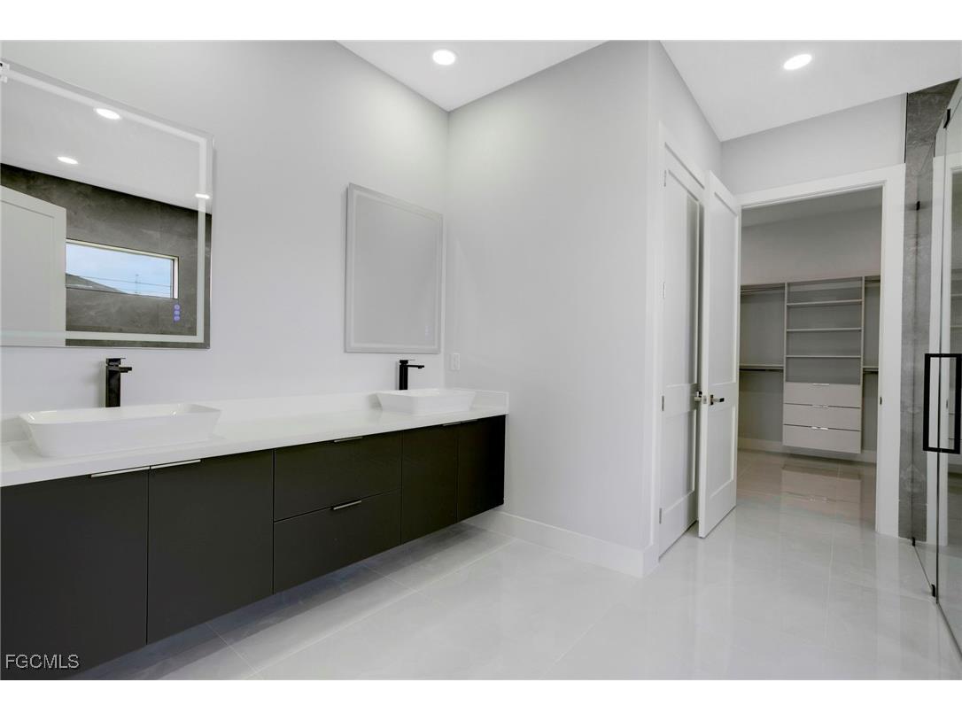 243 SW 24th Place Cape Coral FL 33991 2026005070 image10