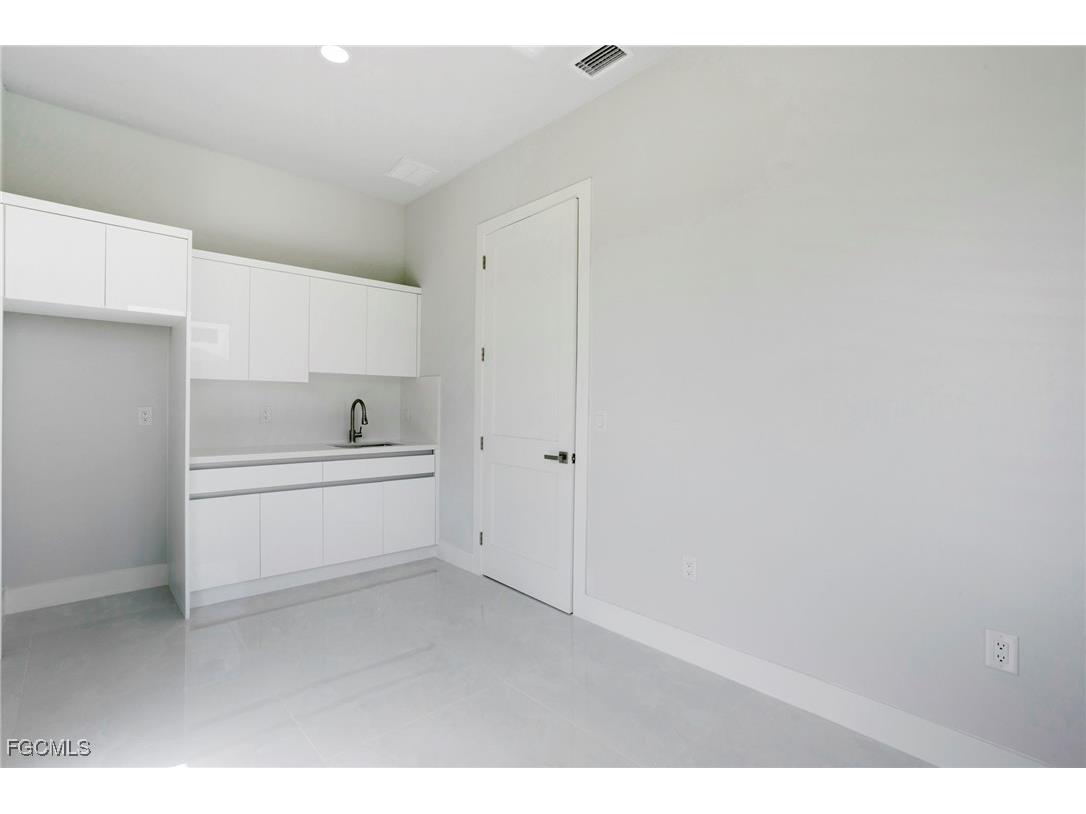 243 SW 24th Place Cape Coral FL 33991 2026005070 image18