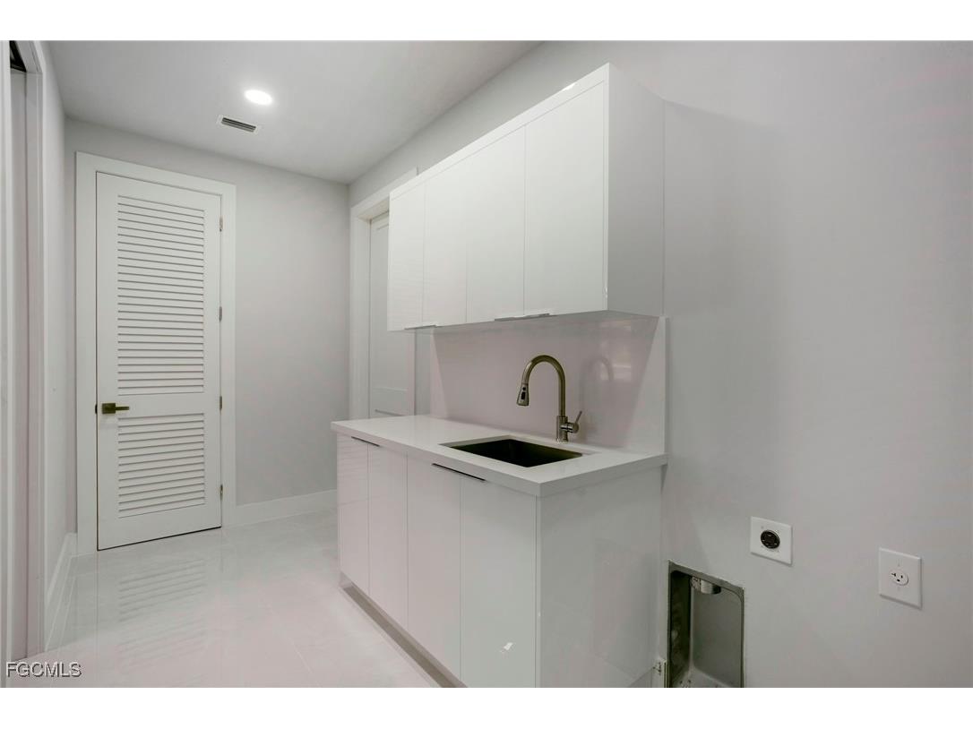 243 SW 24th Place Cape Coral FL 33991 2026005070 image8