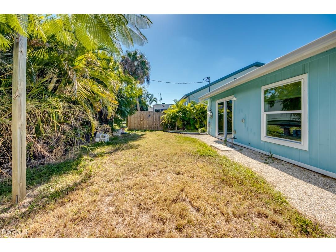 2430 Orange Street Saint James City FL 33956 2025021754 image38