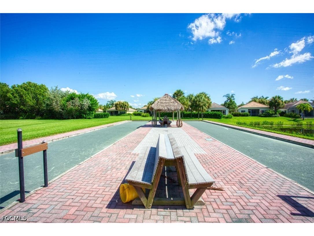2430 Verdmont Court Cape Coral FL 33991 2026023144 image16