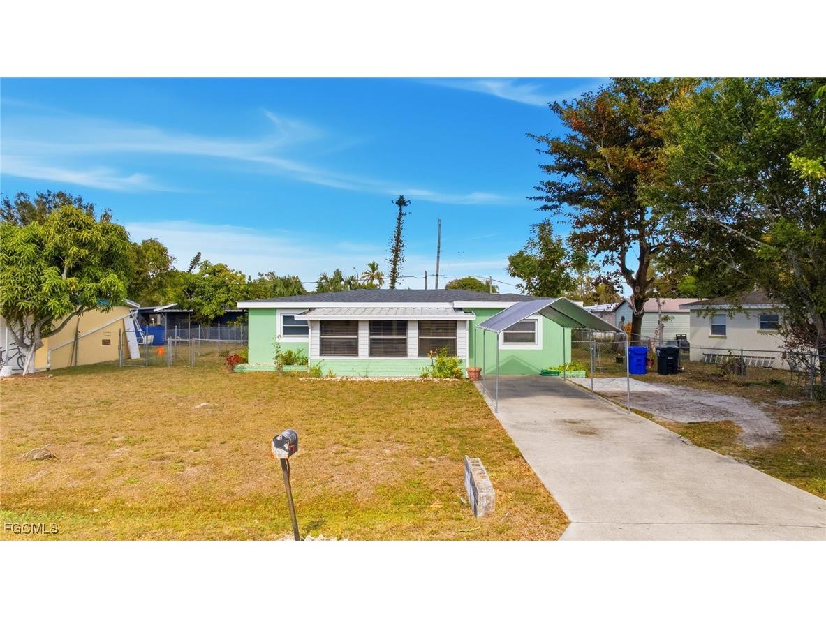 2431 Hunter Terrace Fort Myers FL 33901 2026002106 image1