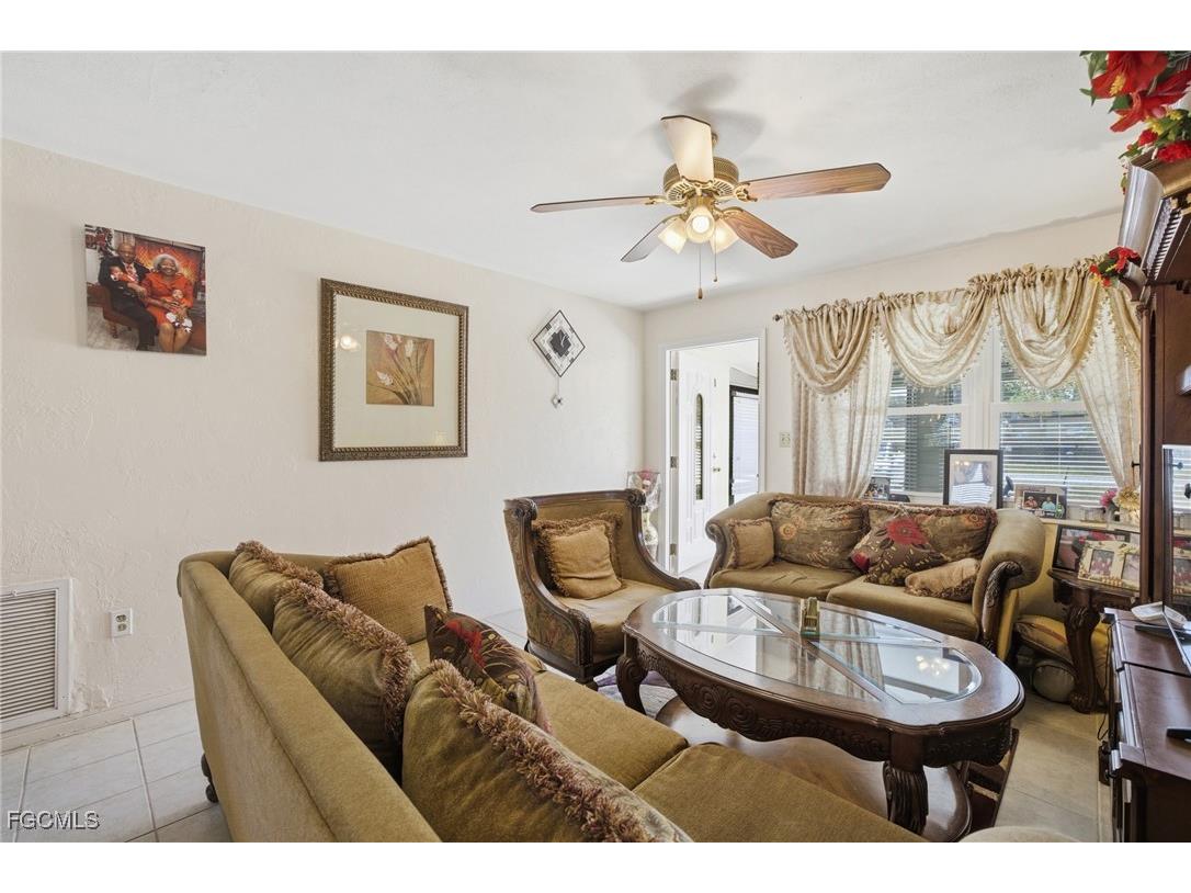 2431 Hunter Terrace Fort Myers FL 33901 2026002106 image10