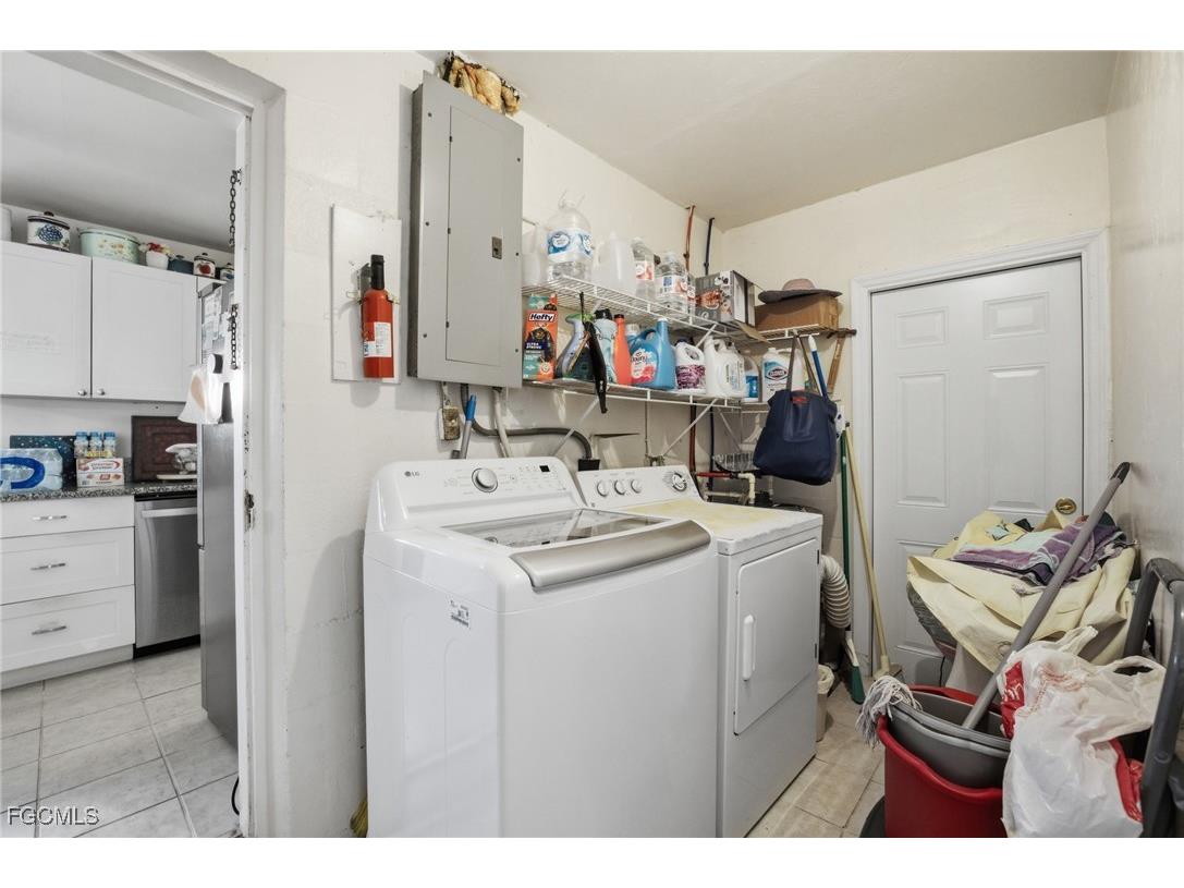 2431 Hunter Terrace Fort Myers FL 33901 2026002106 image11