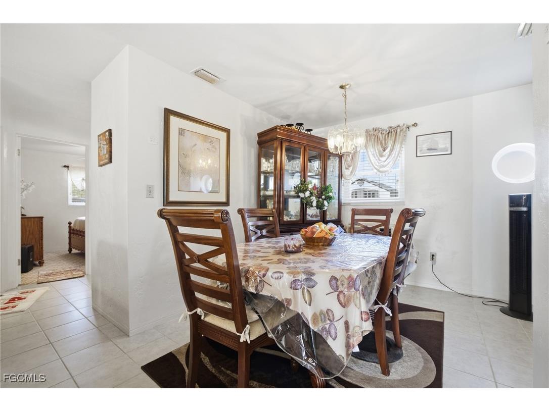2431 Hunter Terrace Fort Myers FL 33901 2026002106 image12