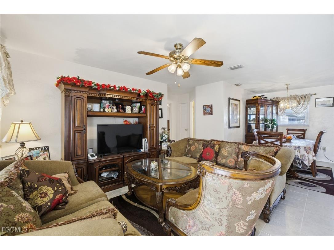 2431 Hunter Terrace Fort Myers FL 33901 2026002106 image15
