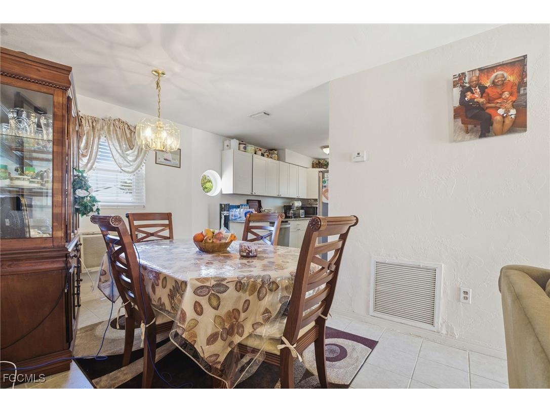 2431 Hunter Terrace Fort Myers FL 33901 2026002106 image18