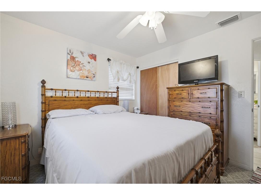 2431 Hunter Terrace Fort Myers FL 33901 2026002106 image20