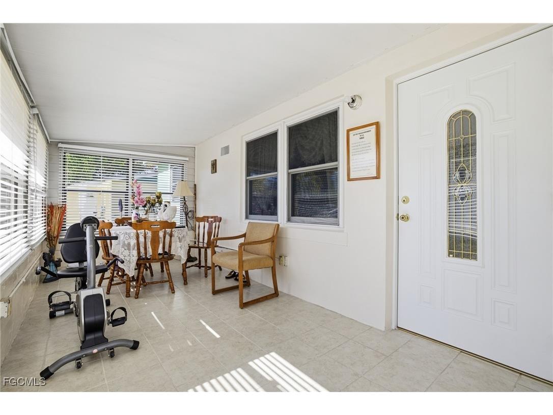 2431 Hunter Terrace Fort Myers FL 33901 2026002106 image25