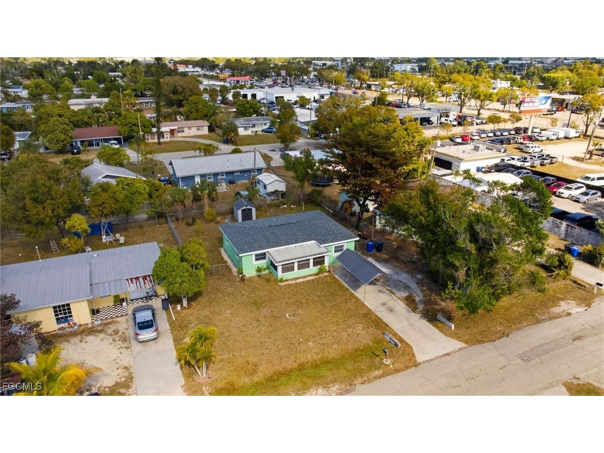 2431 Hunter Terrace Fort Myers FL 33901 2026002106 image27