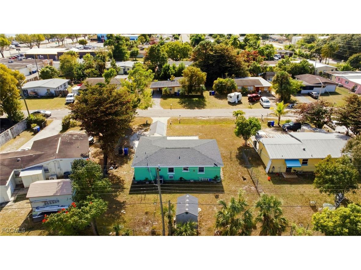 2431 Hunter Terrace Fort Myers FL 33901 2026002106 image29