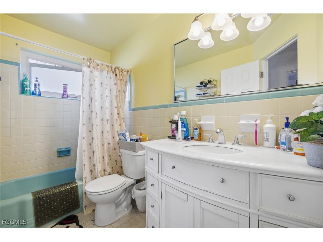 2431 Hunter Terrace Fort Myers FL 33901 2026002106 image8