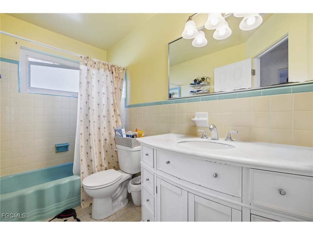 2431 Hunter Terrace Fort Myers FL 33901 2026002106 image9