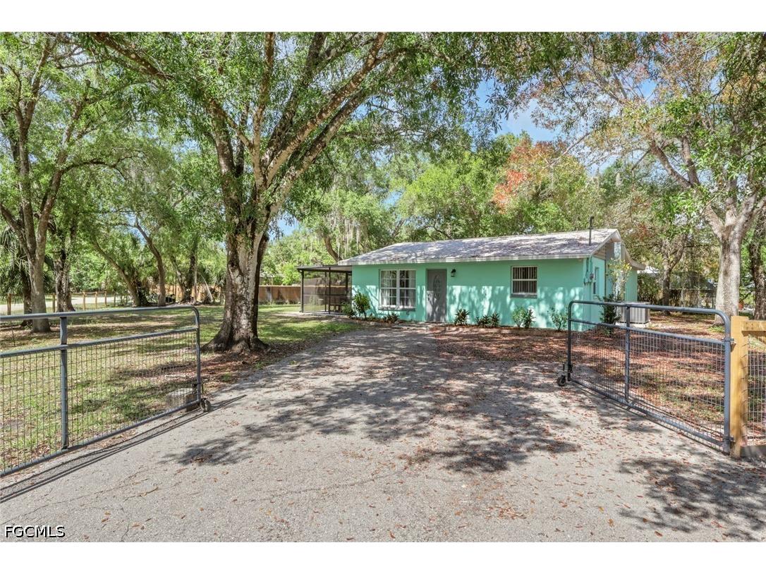 2431 Lippincott Road Alva FL 33920 2026018464 image3