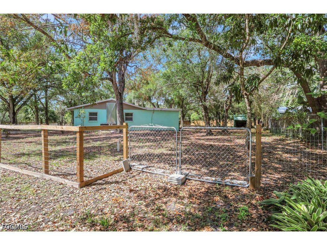 2431 Lippincott Road Alva FL 33920 2026018464 image32