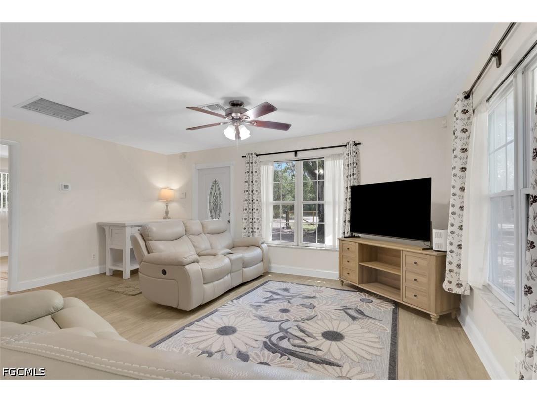 2431 Lippincott Road Alva FL 33920 2026018464 image7