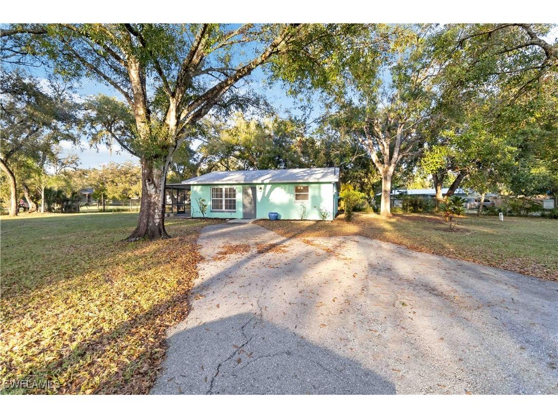 2431 Lippincott Road Alva FL 33920 224102420 image1