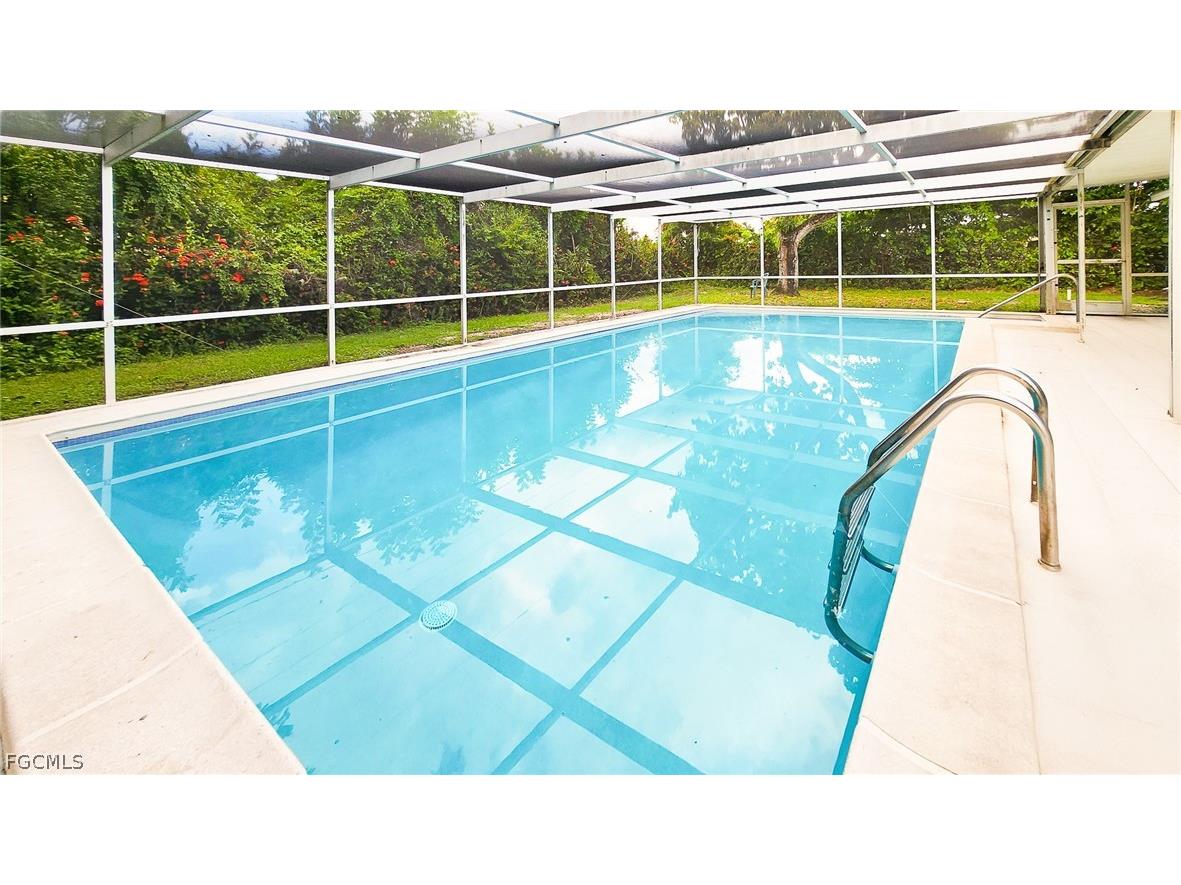 2431 Welch Street Fort Myers FL 33901 2026005830 image15