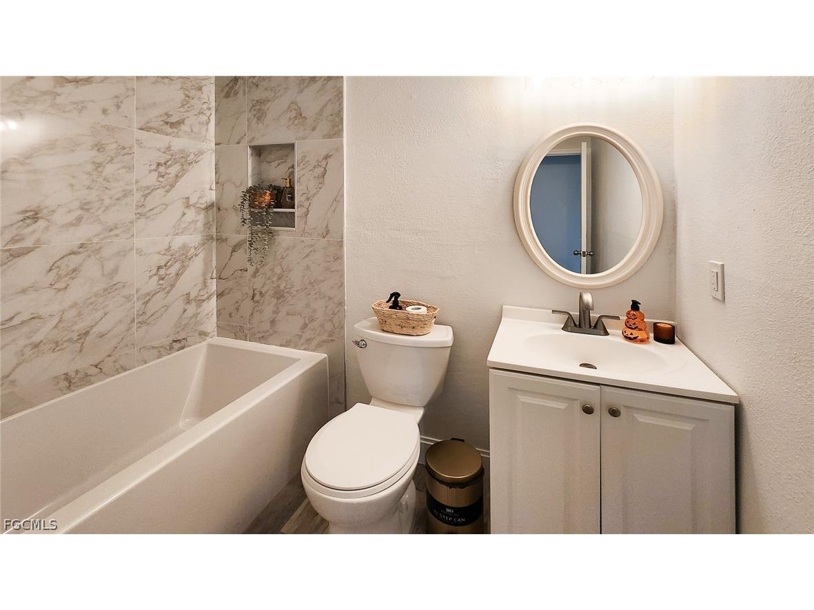 2431 Welch Street Fort Myers FL 33901 2026005830 image18